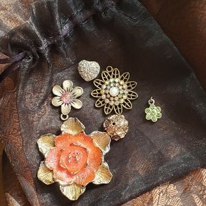 🌺5/$24 Assorted charms and pendants